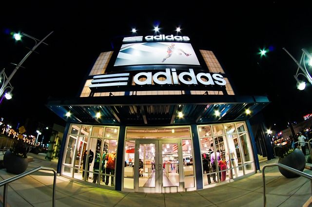 Adidas: Kursgewinne mit Aktien