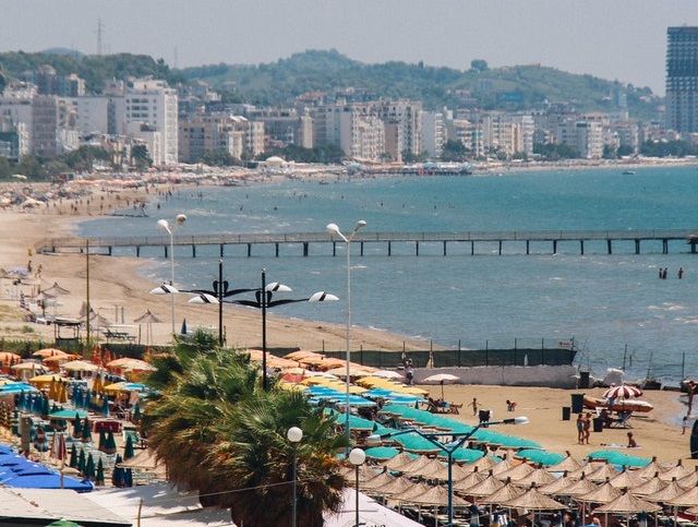 Albanien entwickelt sich immer mehr zu einem Touristenziel.