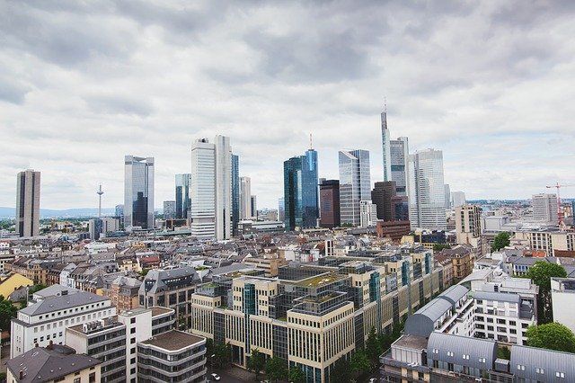 
                               In Frankfurt am Main sind alle wichtigen Banken der Welt vertreten.
                              
