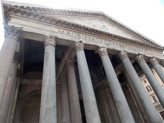 Das Pantheon in Rom wurde nach dem "Goldenen Schnitt" gebaut.