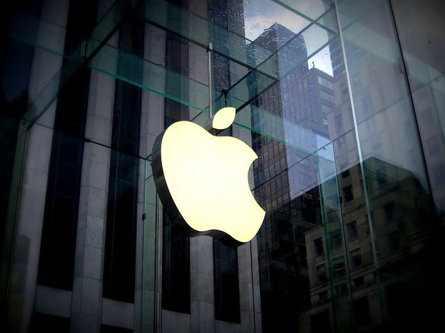 Der Aktiensplitt von Apple wurde zu einem Verhältnis 1:4 ausgeführt.